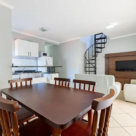 Apartamento a 190m da Praia de bombinhas - 202-2